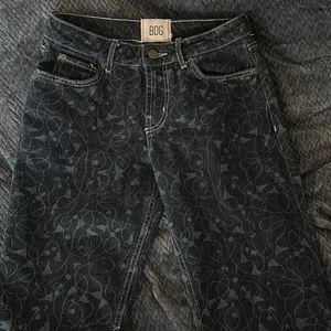 Urban Outfitters patterned flared jeans size 25